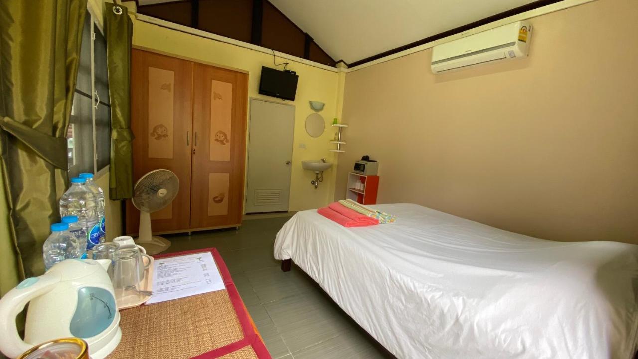 Palm Gardens Resort, Bang Saphan Exterior foto